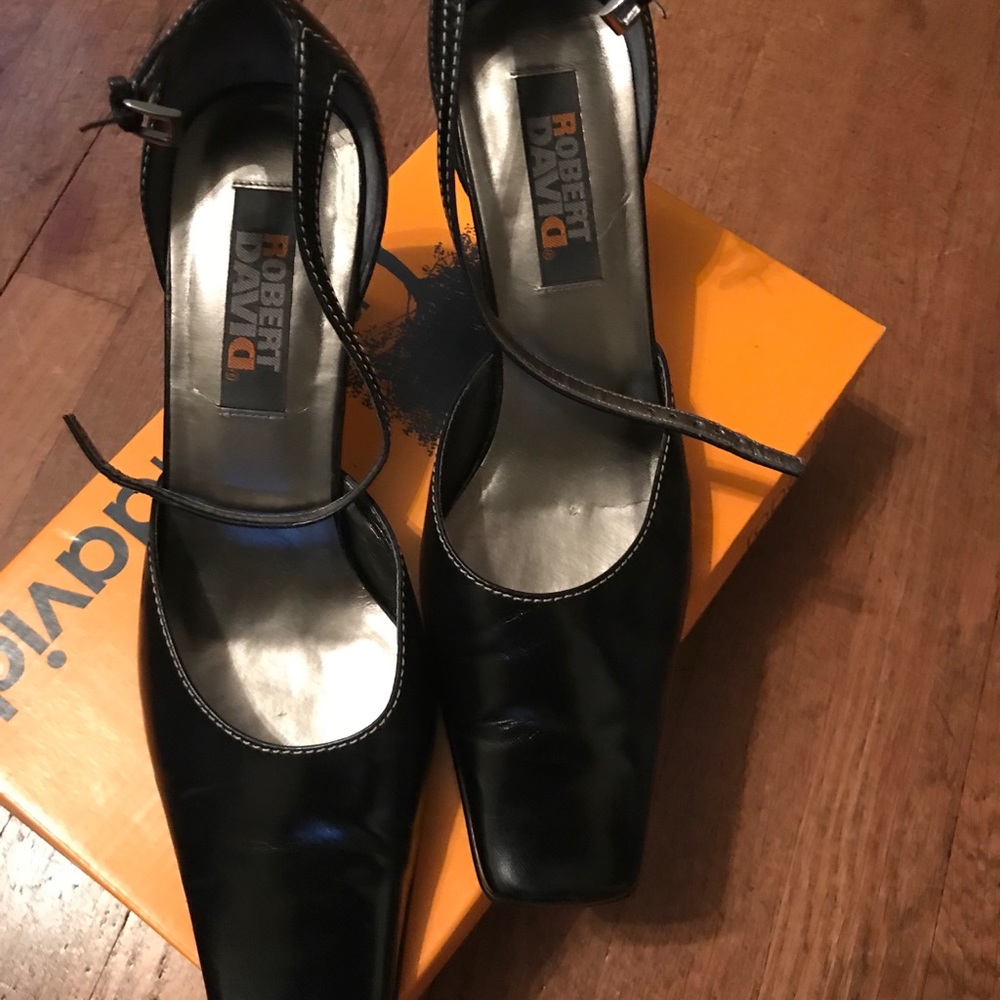 Never worn Robert David strap 3” heels in black.